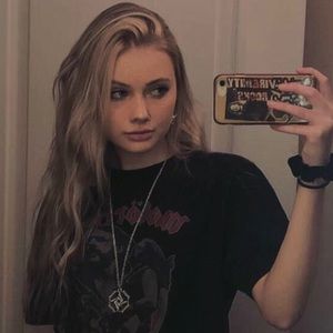 Meet your Posher, Ella